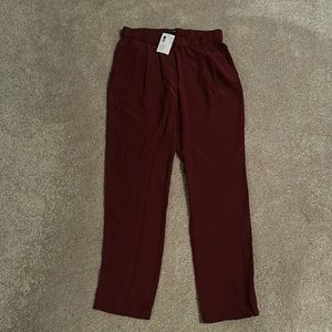 Intermix Brand New Small Burgundy Pants with 2 front pockets 1 back close pocket